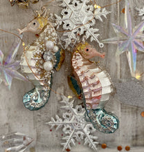 Load image into Gallery viewer, 13cmH Glass Christmas Seahorse Christmas Decoration
