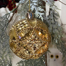 Load image into Gallery viewer, Mercury Finish Gold Baubles
