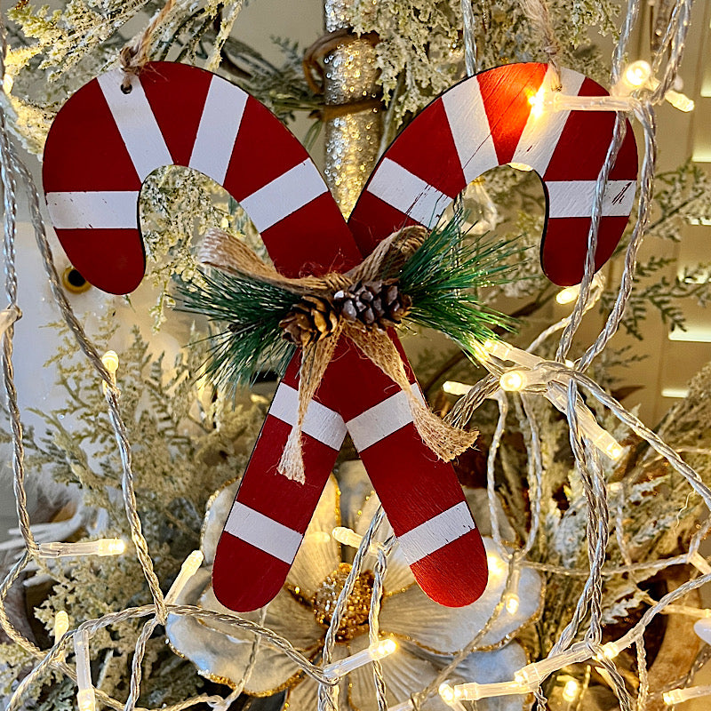 Candy Cane Hang Wood  Red/White